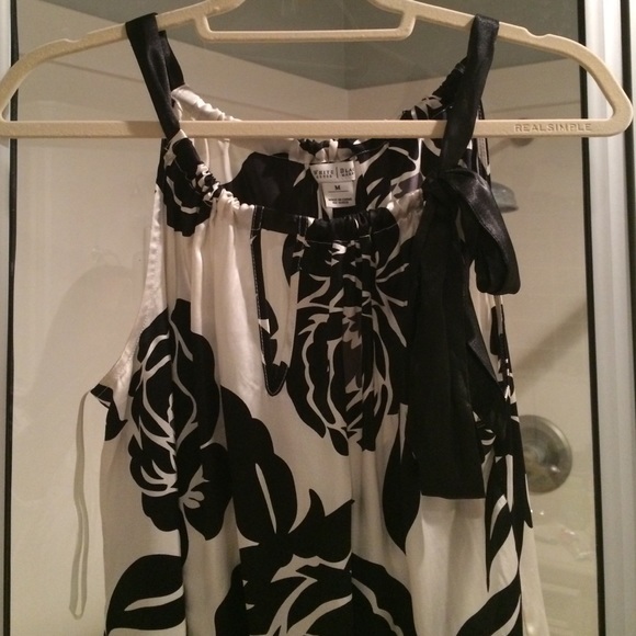 100% Silk White House Black Market Blouse - Picture 2 of 2